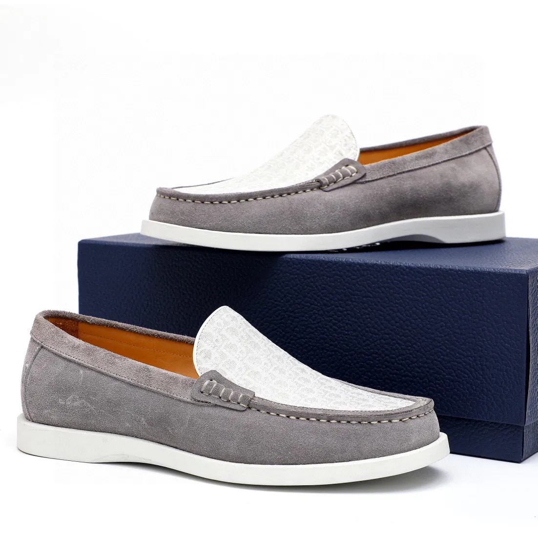 Men's shoes 💰460 💐Original packaging Product trademark: Dior "Dior" casual leather shoes Regular size: 38-44 (45.46.47🉑️Customized) Product materials: Selected Italian imported first-layer suede cowhide upper, imported water-dyed 🐂 cowhide lining. Strong three-dimensional visual effect, original rubber outsole Color: 3⃣️colors available